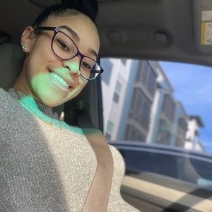 Meet your Posher, Nayomi